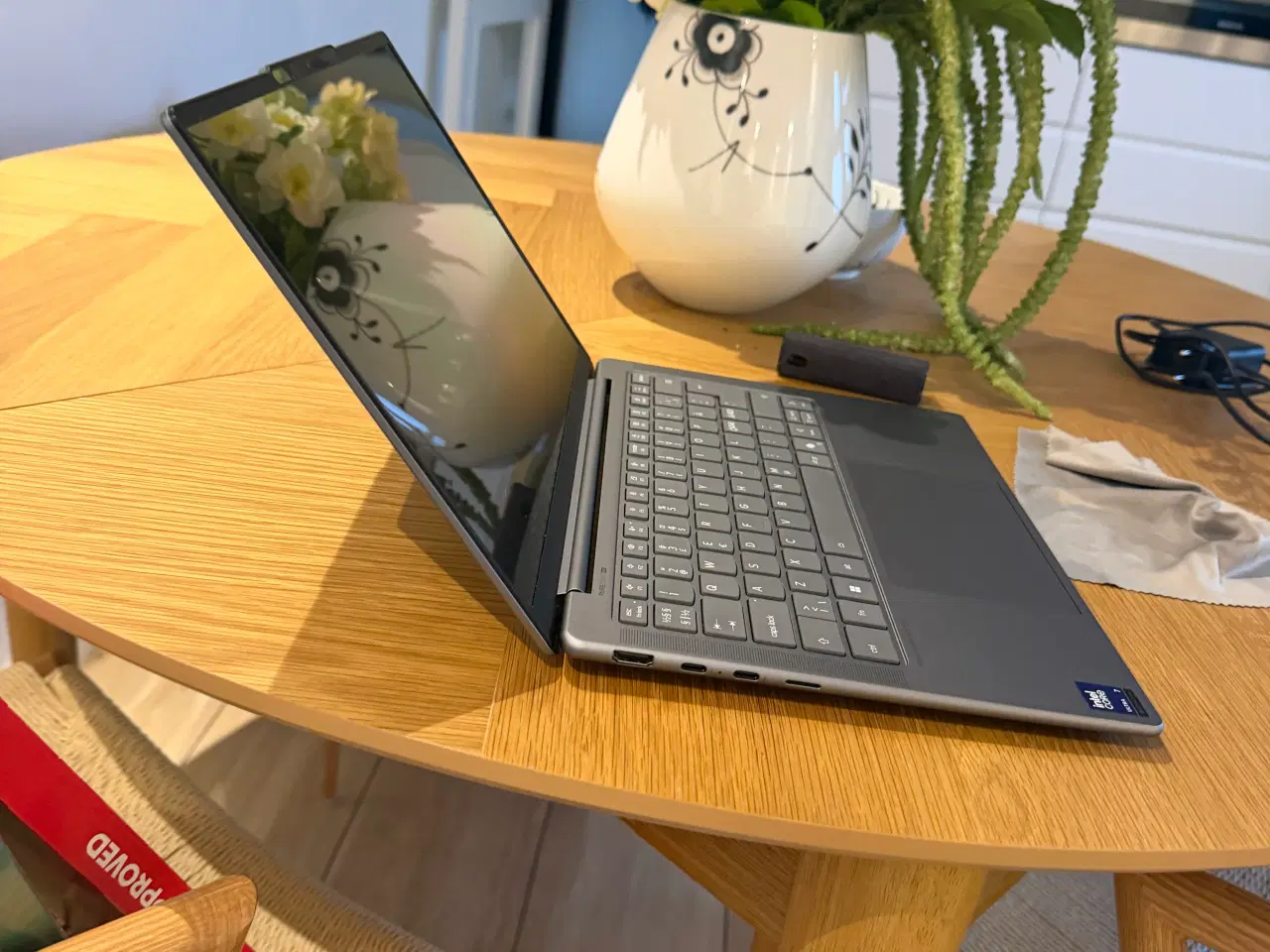 Billede 2 - Lenovo Yoga Slim 7i U7-258V/32/1TB 14” Copilot+ PC