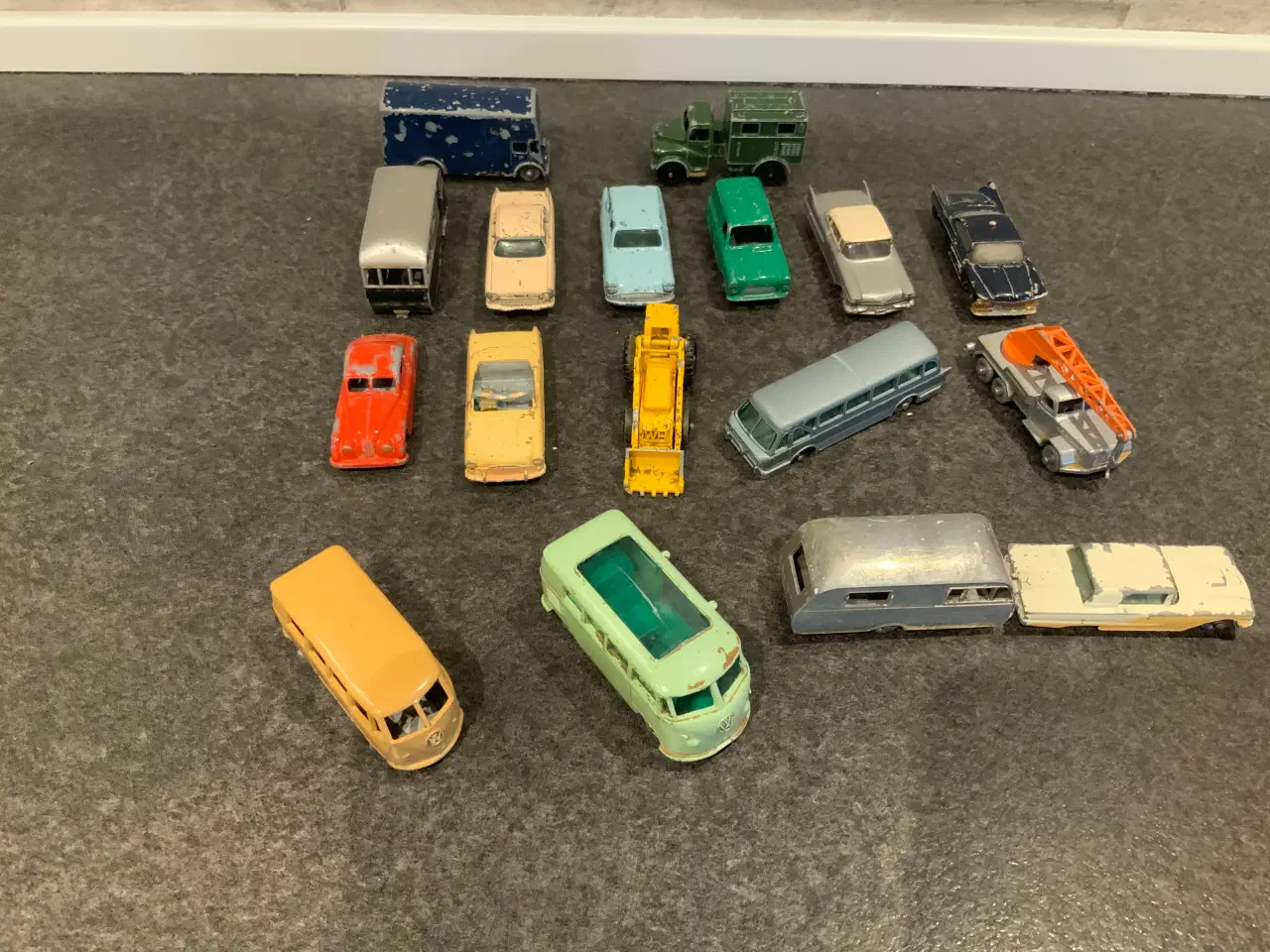 Billede 1 - Meget gamle legetøjs biler