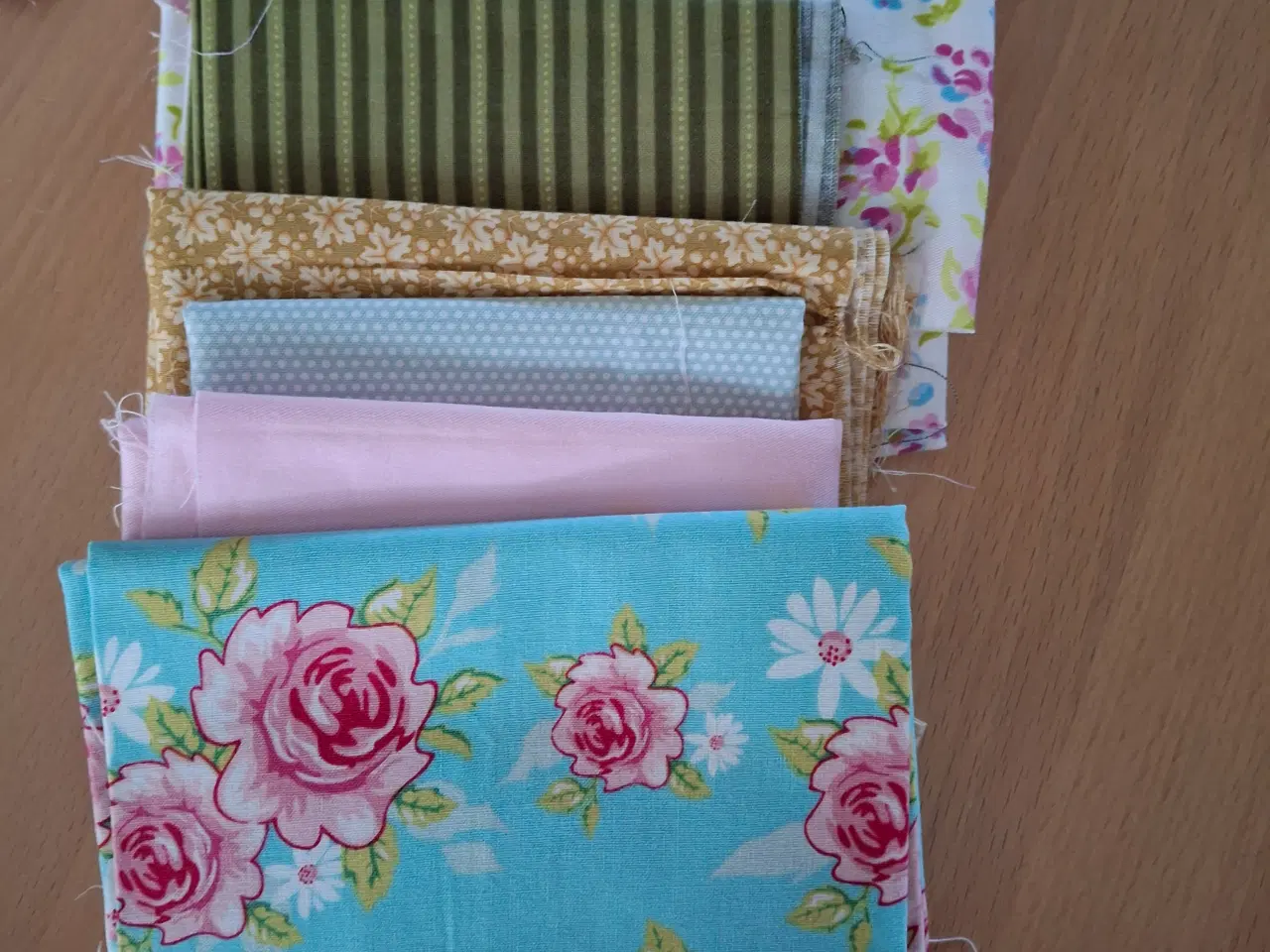 Billede 7 - patchwork restestof, 25 kr for 1 pakke