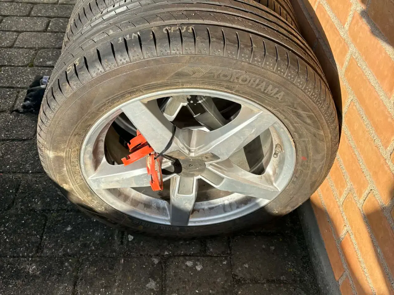 Billede 2 - Sommerdæk på alufælge
