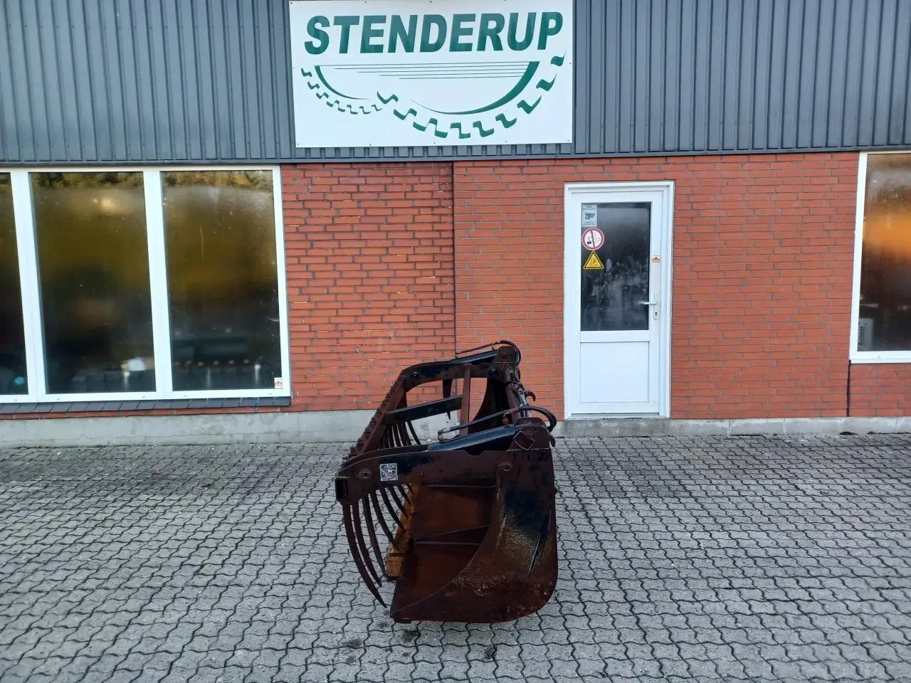 Billede 1 - - - - SKOVL MED OVERFALD