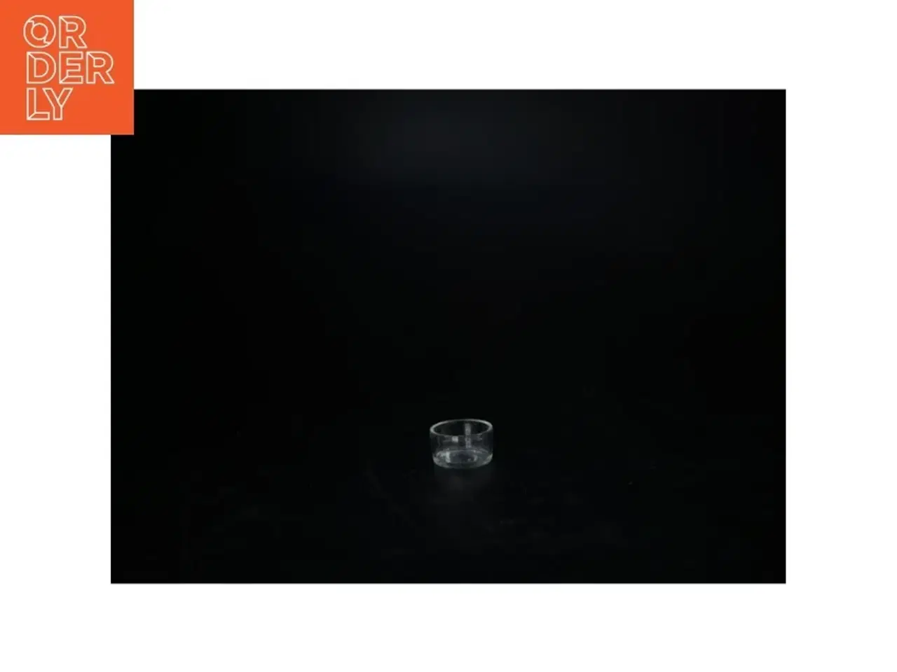 Billede 1 - Gennemsigtig glasvase (str. 4 x 2 cm)