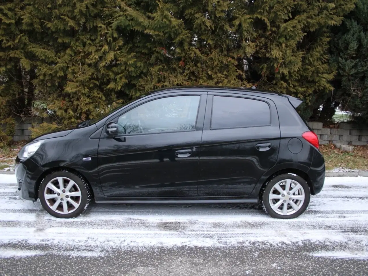 Billede 3 - Mitsubishi Space Star 1,2 Black & White