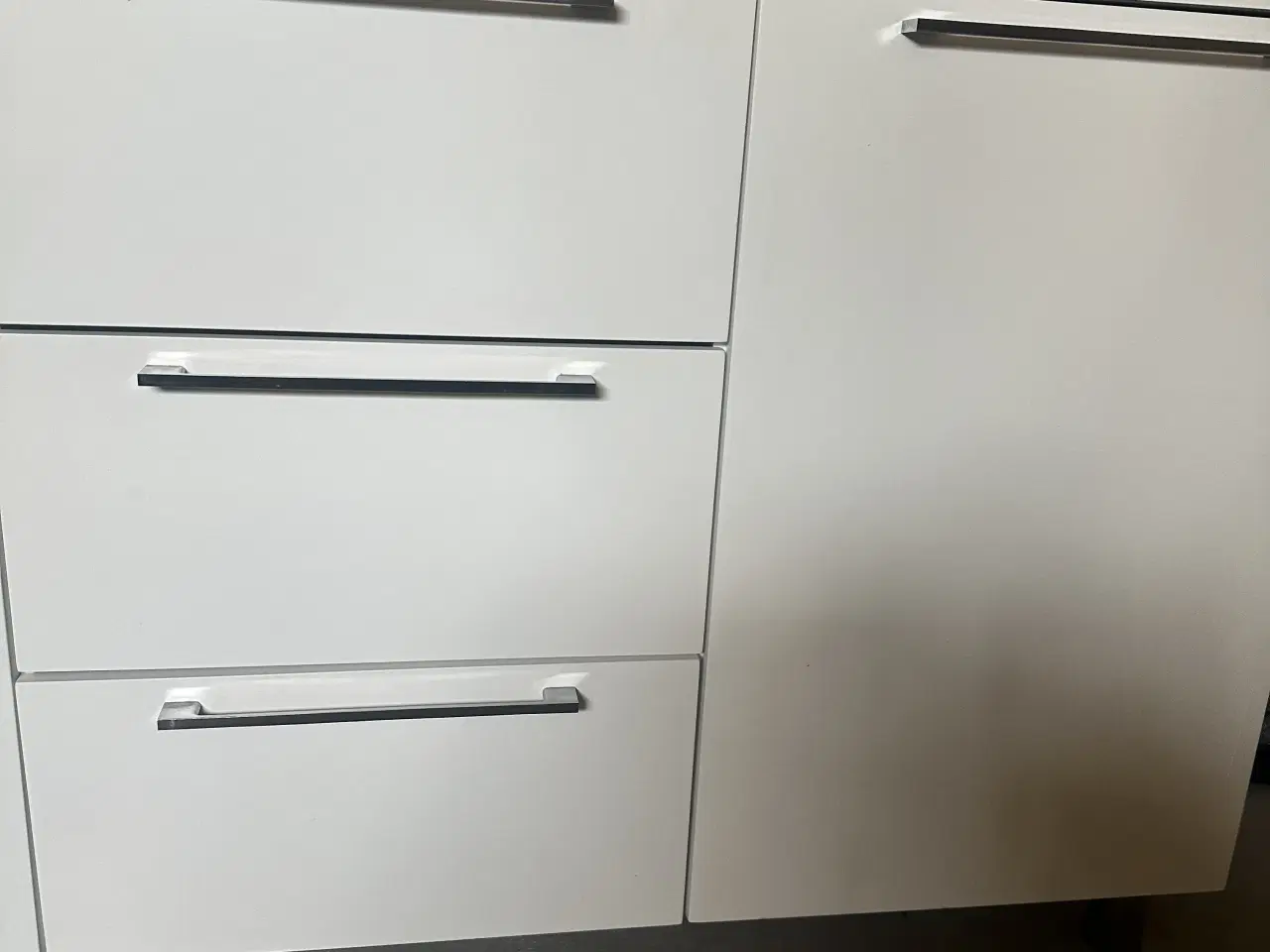 Billede 2 - Hvid skænk