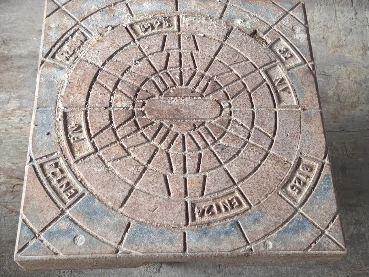 Billede 1 - Brøndgods / kloak - Firkantet fast karm med dæksel