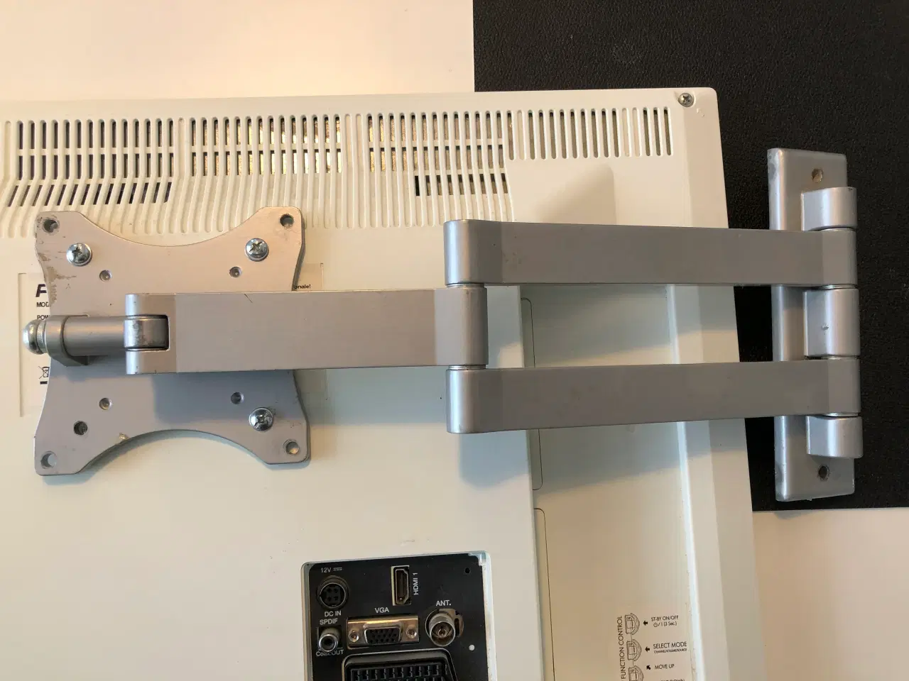 Billede 14 - 22" LCD TV med indbygget DVD afspiller og vægbesla