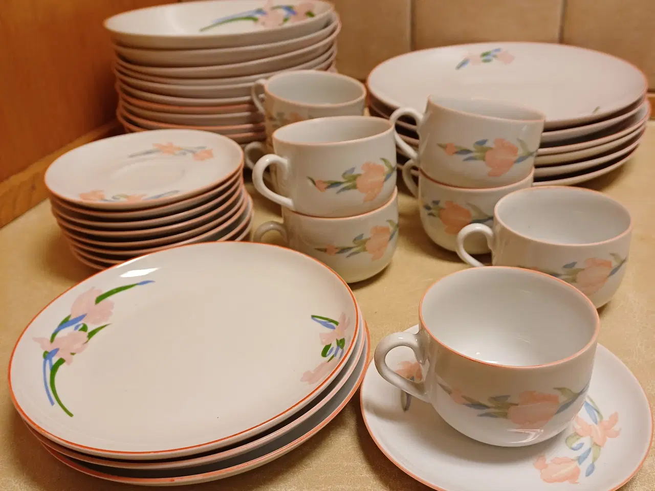 Billede 1 - Florentina kopper og tallerkener mrk. Atelier