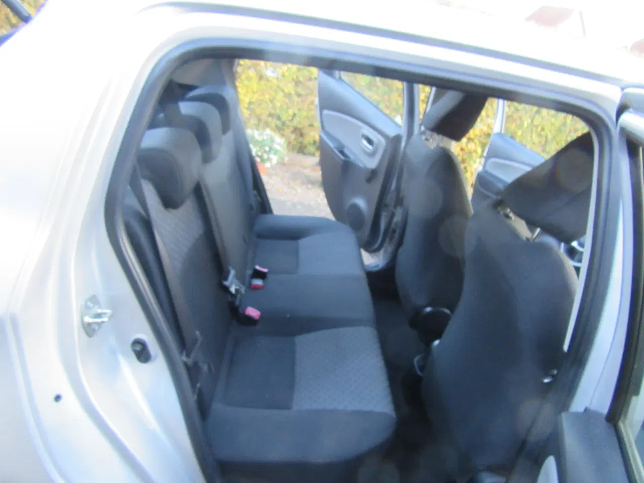 Billede 10 - Toyota yaris model år 2015