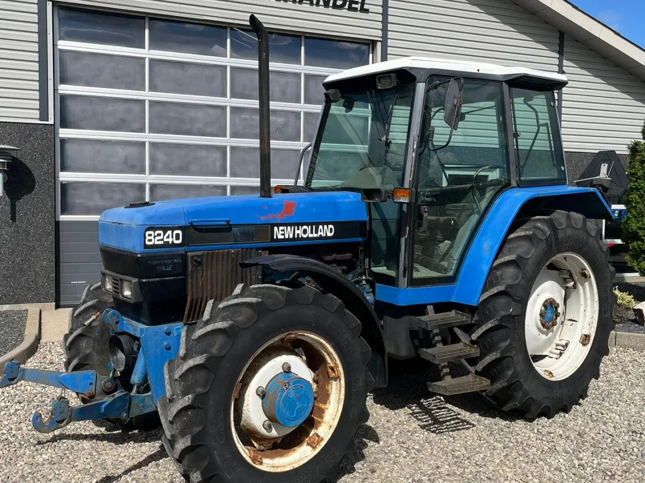 Billede 2 - New Holland 8240 SLE  Med frontlift og frontPTO