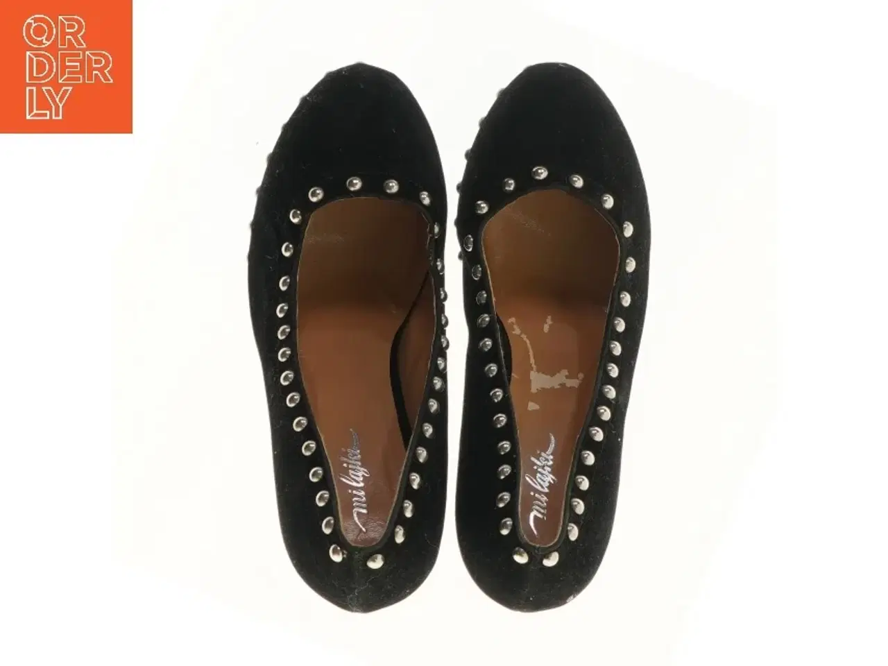 Billede 2 - Høje hæle med nitter (str. 40 )