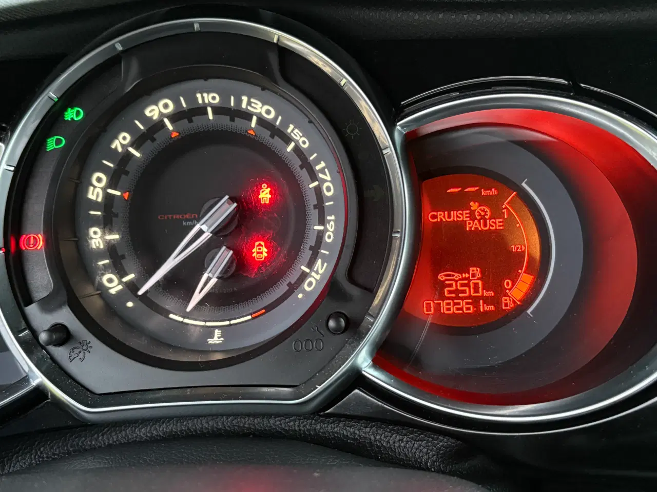 Billede 12 - Citroen DS3 1,6 HDI 92 HK - Virkelig Velholdt..