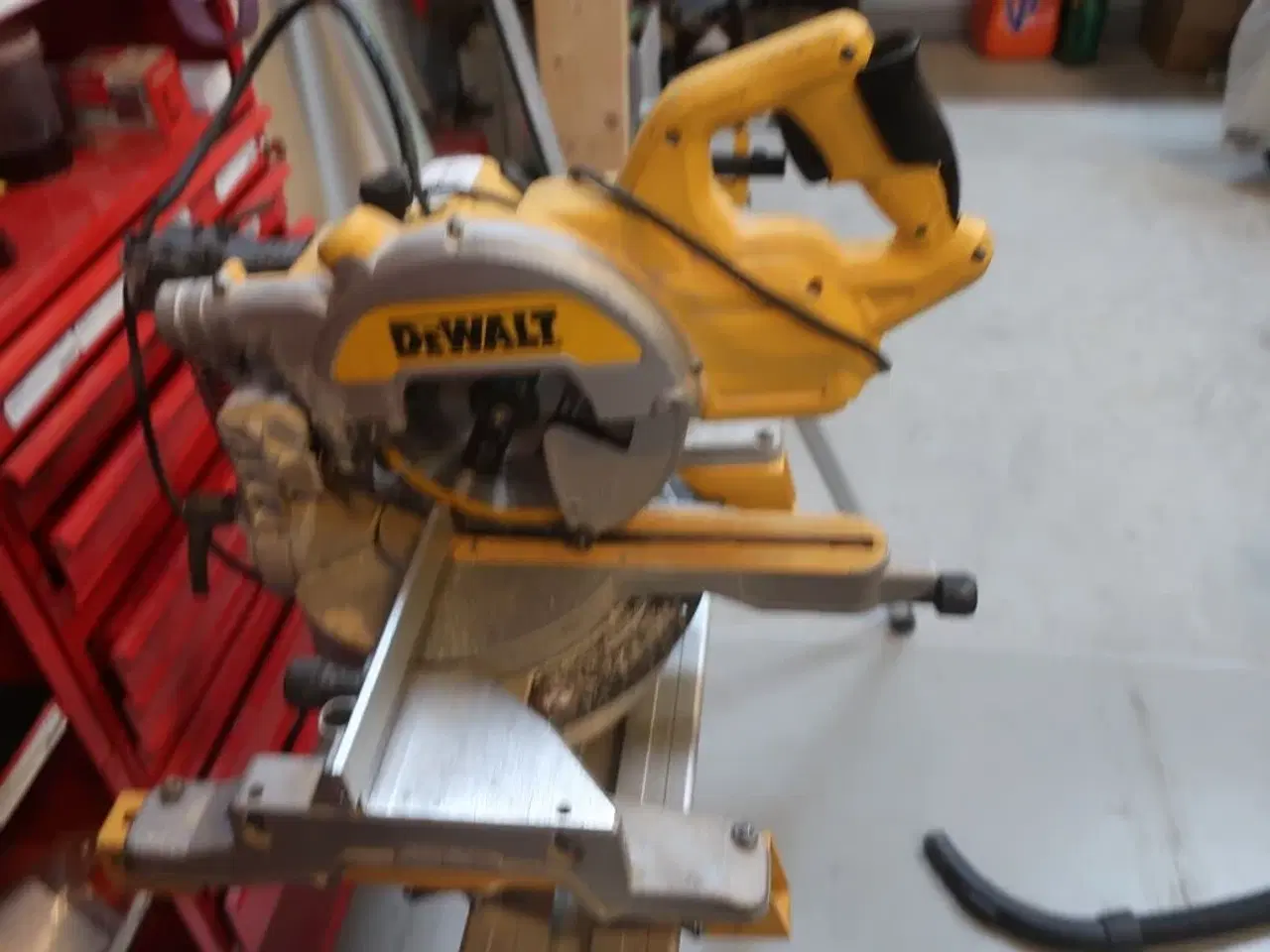 Billede 5 - Kap/ geringssav DEWALT DWS777 -QS med arbejdsbord