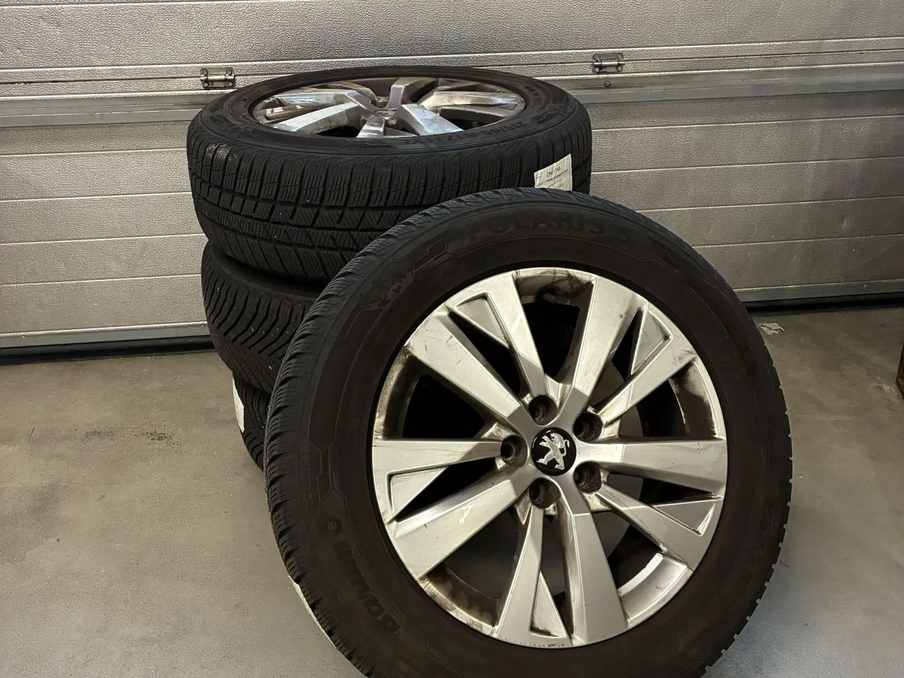 Billede 1 - 17" alufælge med næsten nye vinterdæk