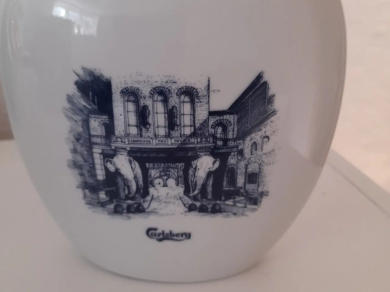 Billede 13 - Møbler porcelæn osv