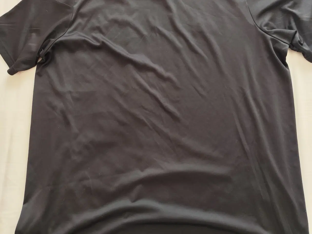 Billede 2 - Sort Adidas t-Shirt