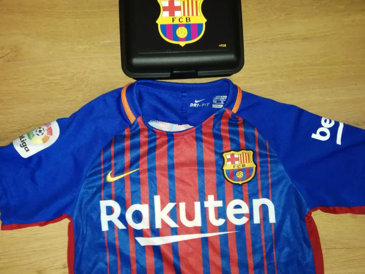 Billede 4 - FC BARCELONA MESSI 2017-18, STR. 140 OG MADKASSE