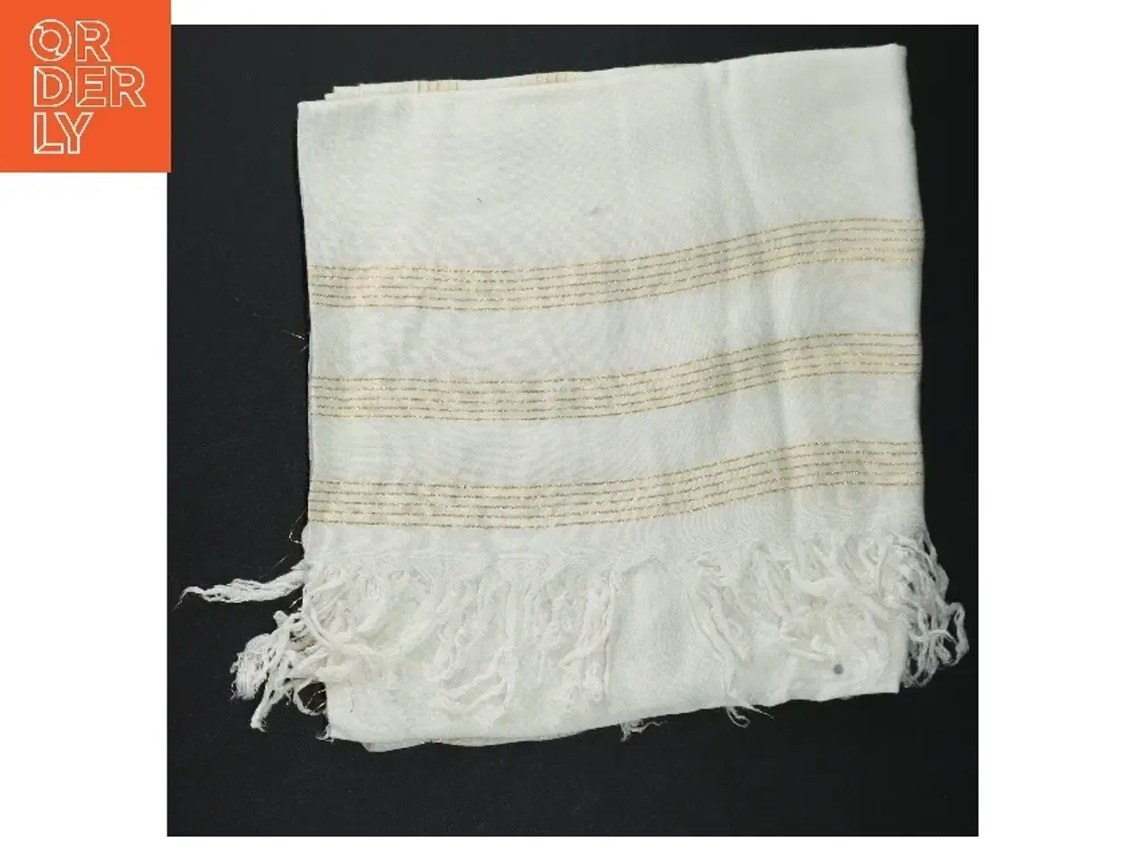 Billede 2 - Hvidt tørklæde med guldstriber (str. 84 x 94 cm)
