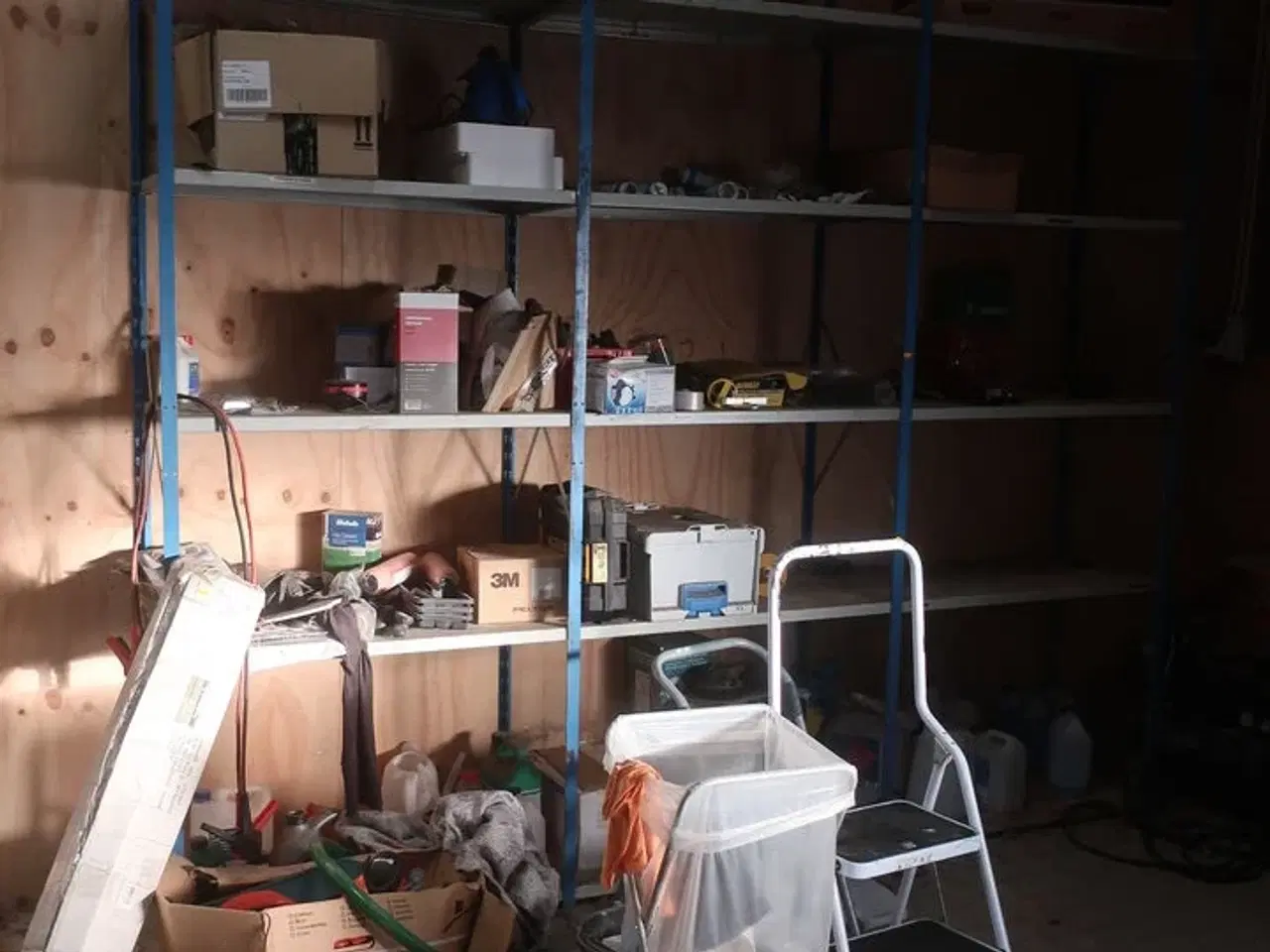 Billede 1 - Pallereol med indhold