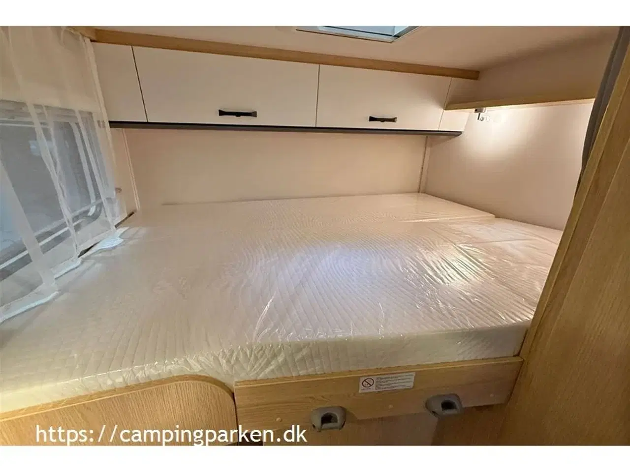 Billede 8 - 2026 - SunLight   Kompakt van under 6 meter, perfekt til 2 personer. Veludstyret m. adaptiv fartpilot og automatgear