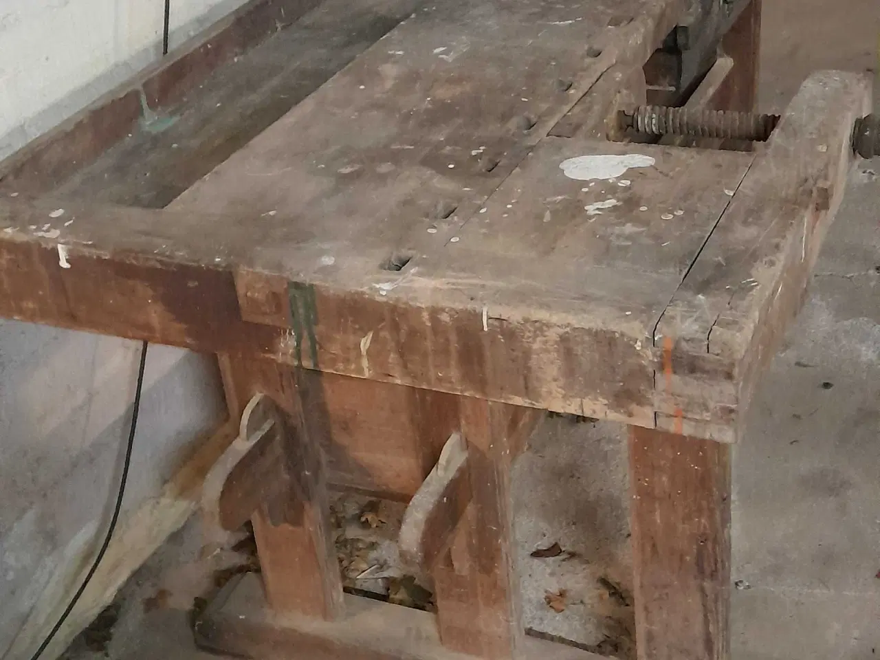 Billede 4 - Høvlbænk og gevindværktøj bortgives