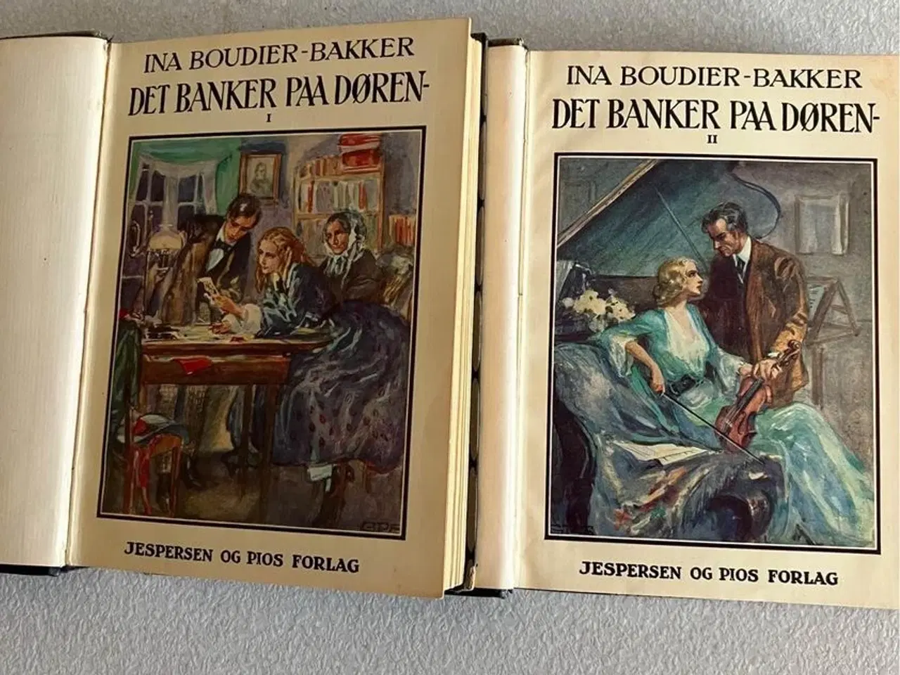 Billede 4 - Antikke bøger Det Banker Paa Døren af Ina Boudier-
