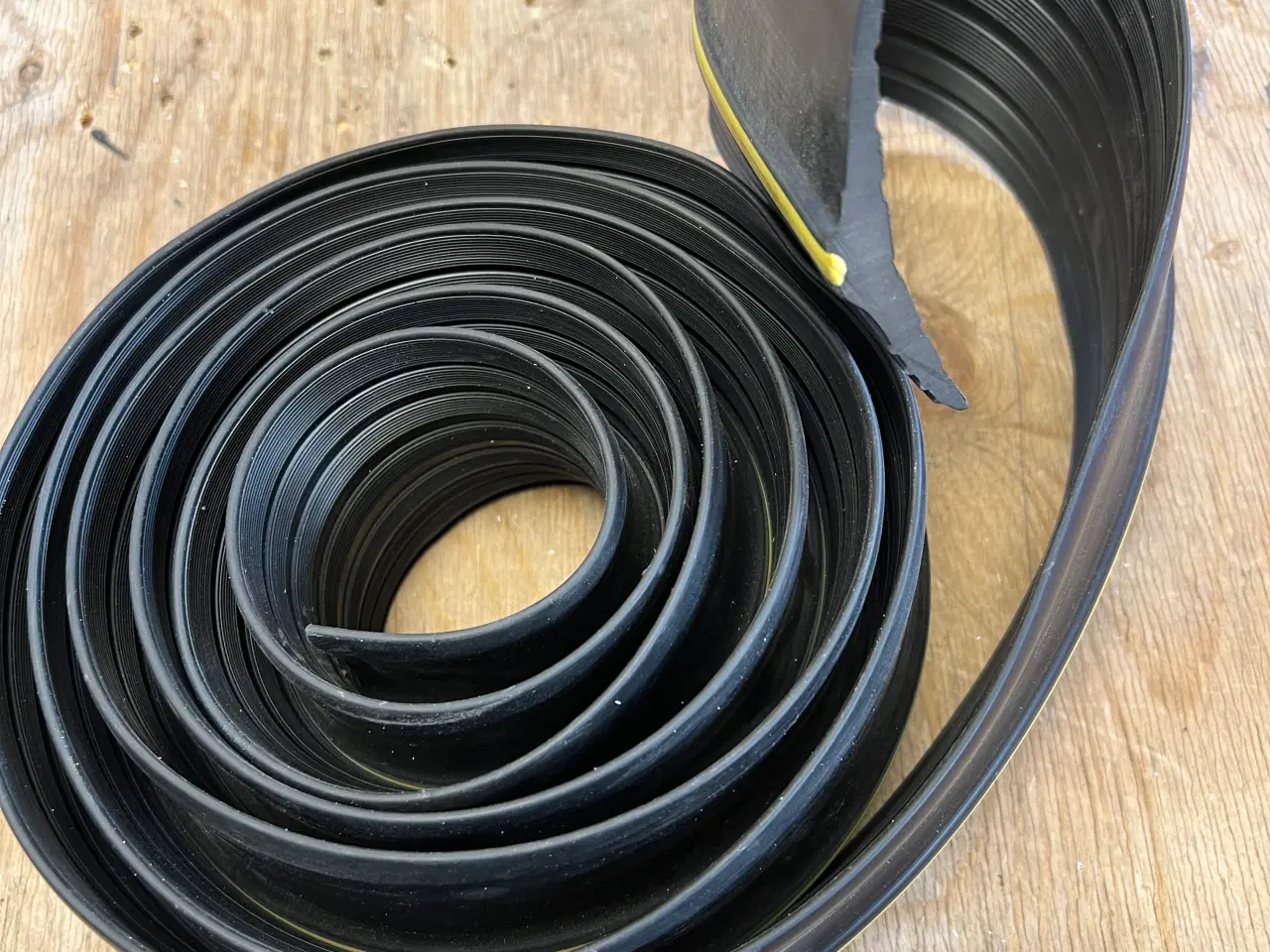 Billede 3 - Garageport bundliste gummi