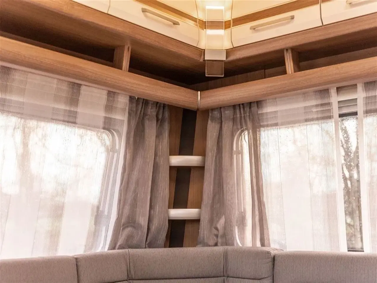 Billede 37 - 2016 - Fendt Bianco Selection 515 SG Rummelig kvalitetsvogn med enkeltsenge