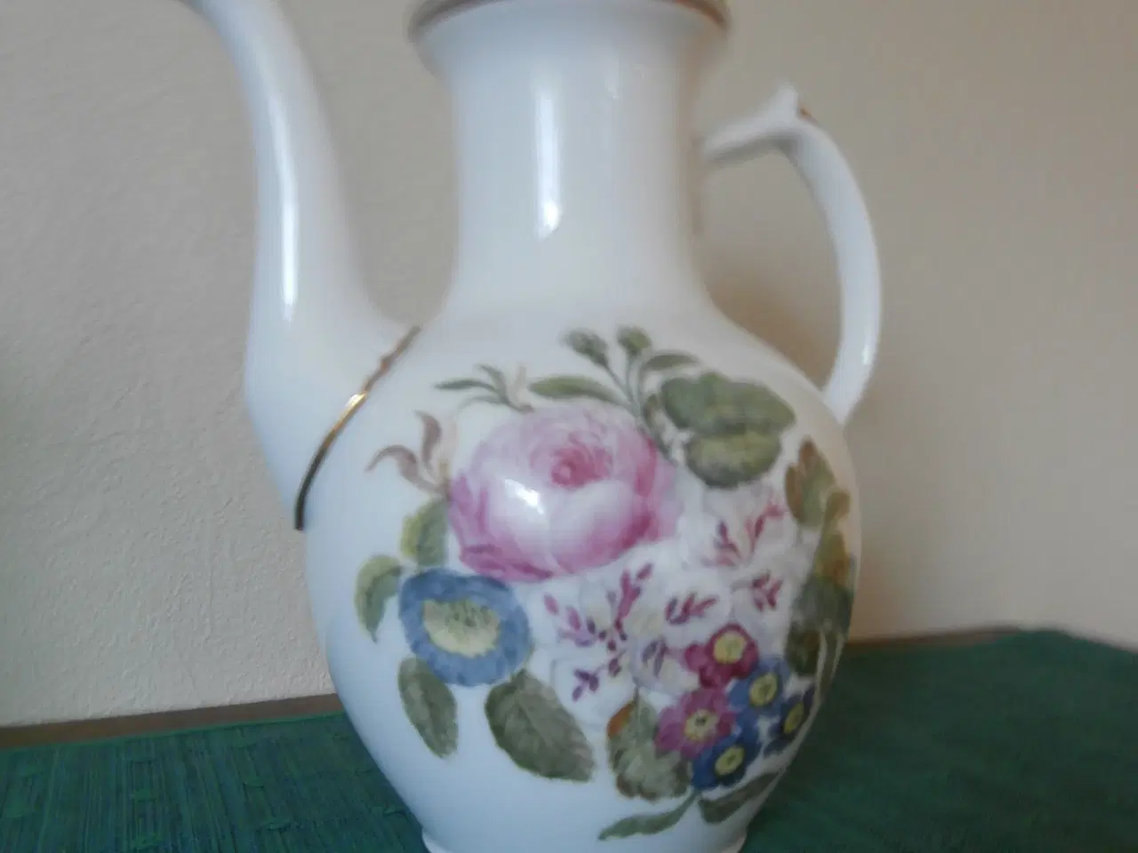 Billede 2 - Antik Royal Copenhagen Kaffekande: Trelleborg