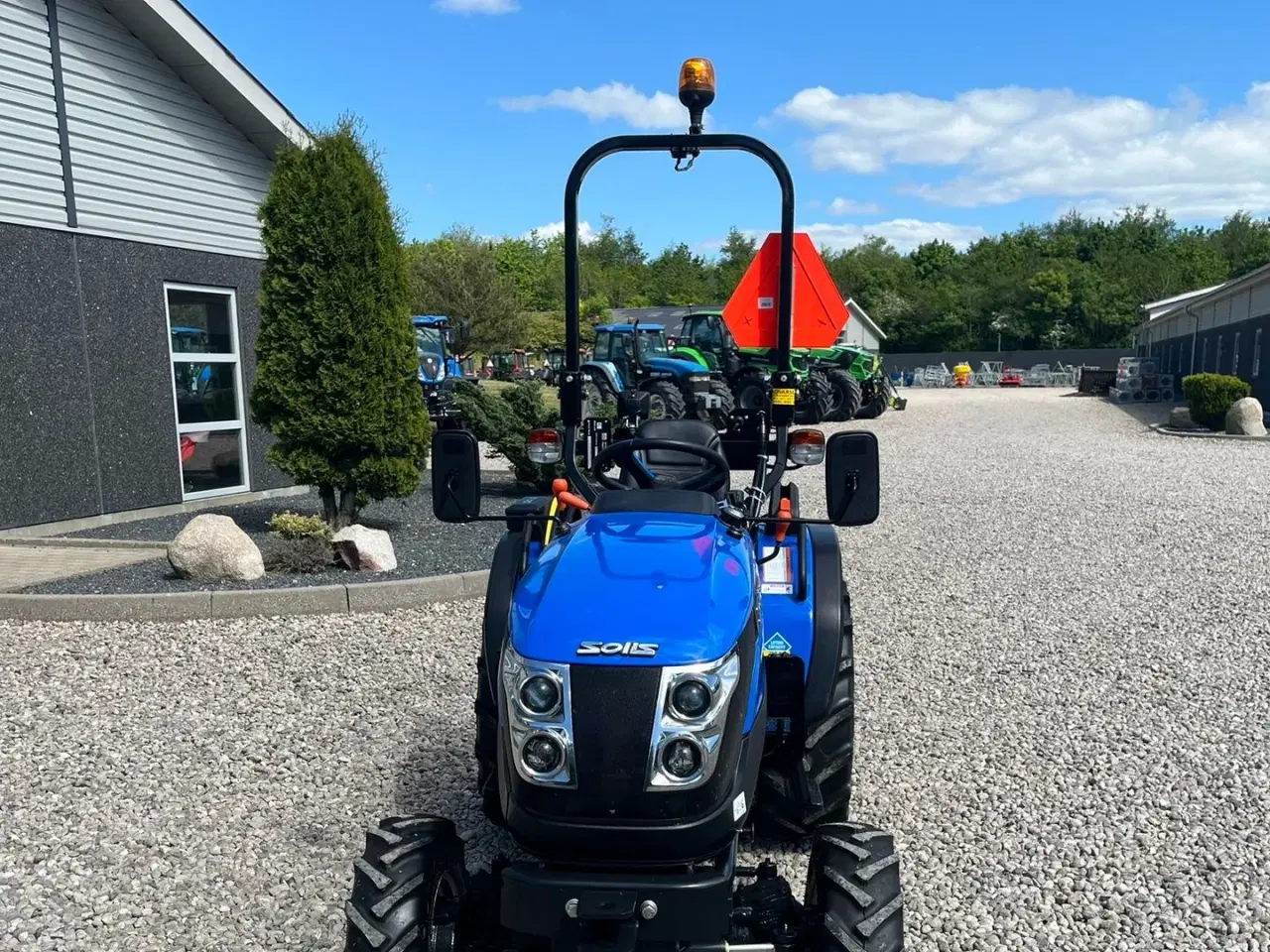 Billede 15 - Solis S26 6+2 Gearmaskine med Servostyring og brede traktorhjul