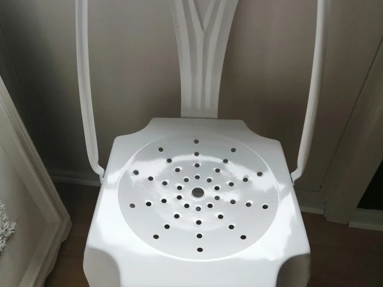 Billede 2 - JERN STOL I HVID 