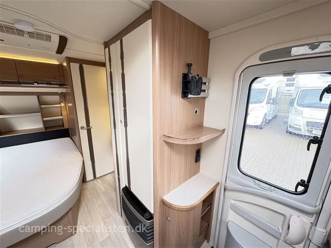 Billede 9 - 2015 - Fendt Tendenza 465 SFB   Fendt Tendenza 465 SFB 2015 - Se den nu hos Camping-Specialisten.dk