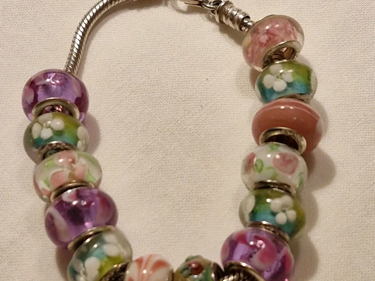 Billede 1 - Vedhæng i glas til Pandora armbånd 13 Stk.