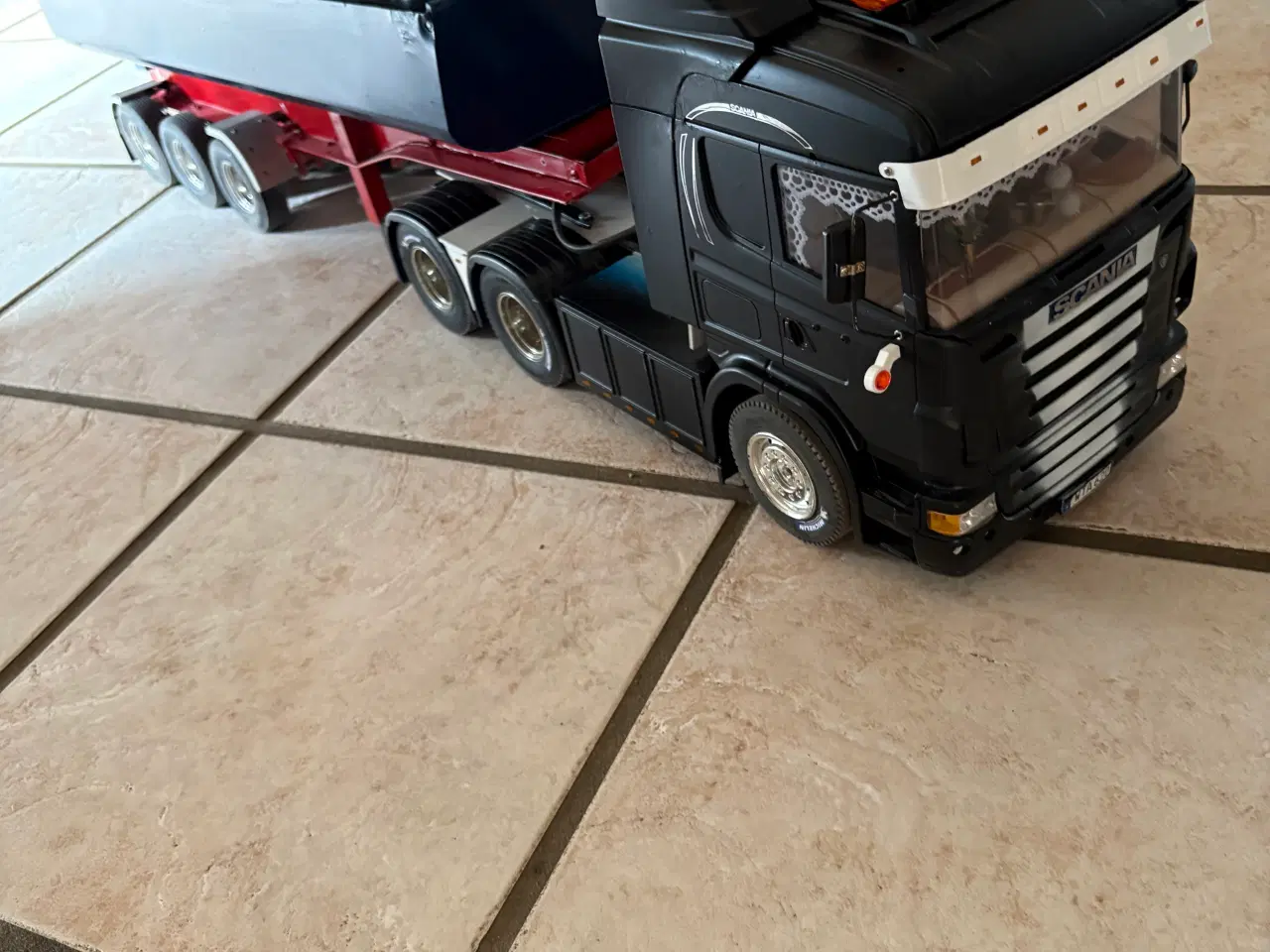 Billede 2 - Scania med tiptrailer med el tip sælges fjernbetje