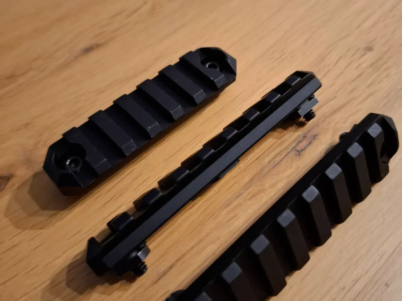 Billede 1 - Picatinny rails og div.