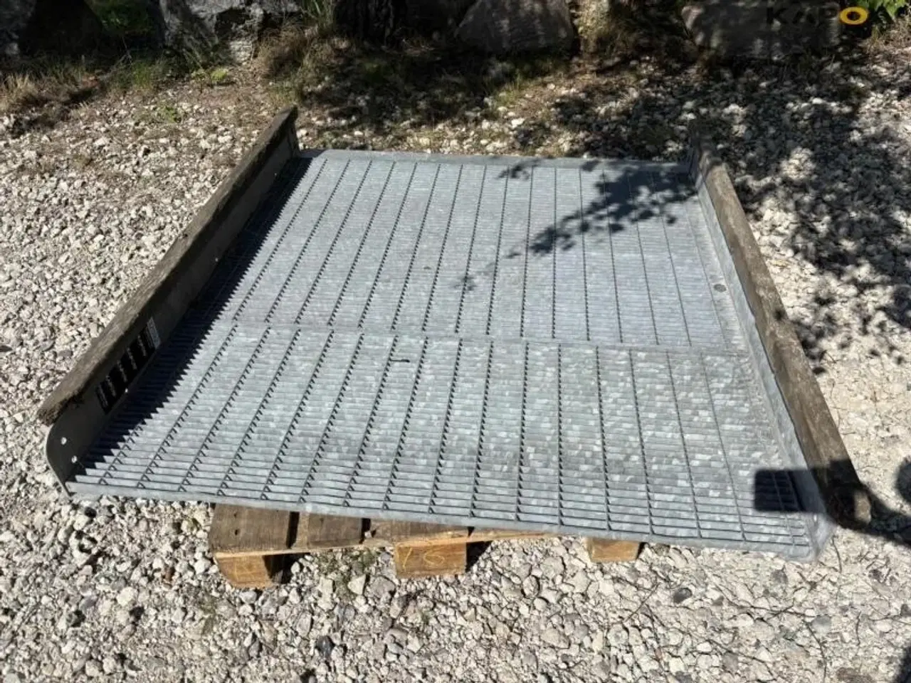 Billede 2 - - - - Kørerampe