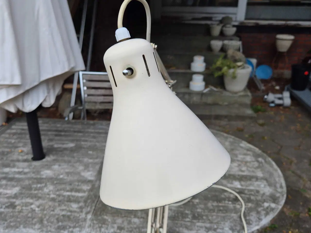 Billede 2 - Flødefarvet arkitektlampe i klassisk dansk design
