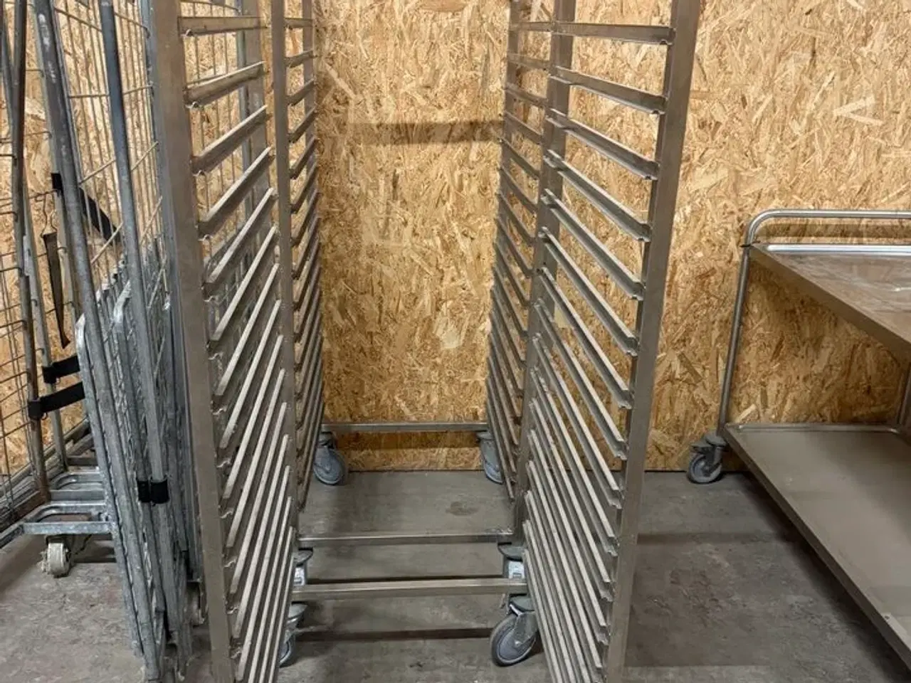 Billede 2 - 2 dobbelt gastro stik vogne + 3 rullebure (MOMSFRI)