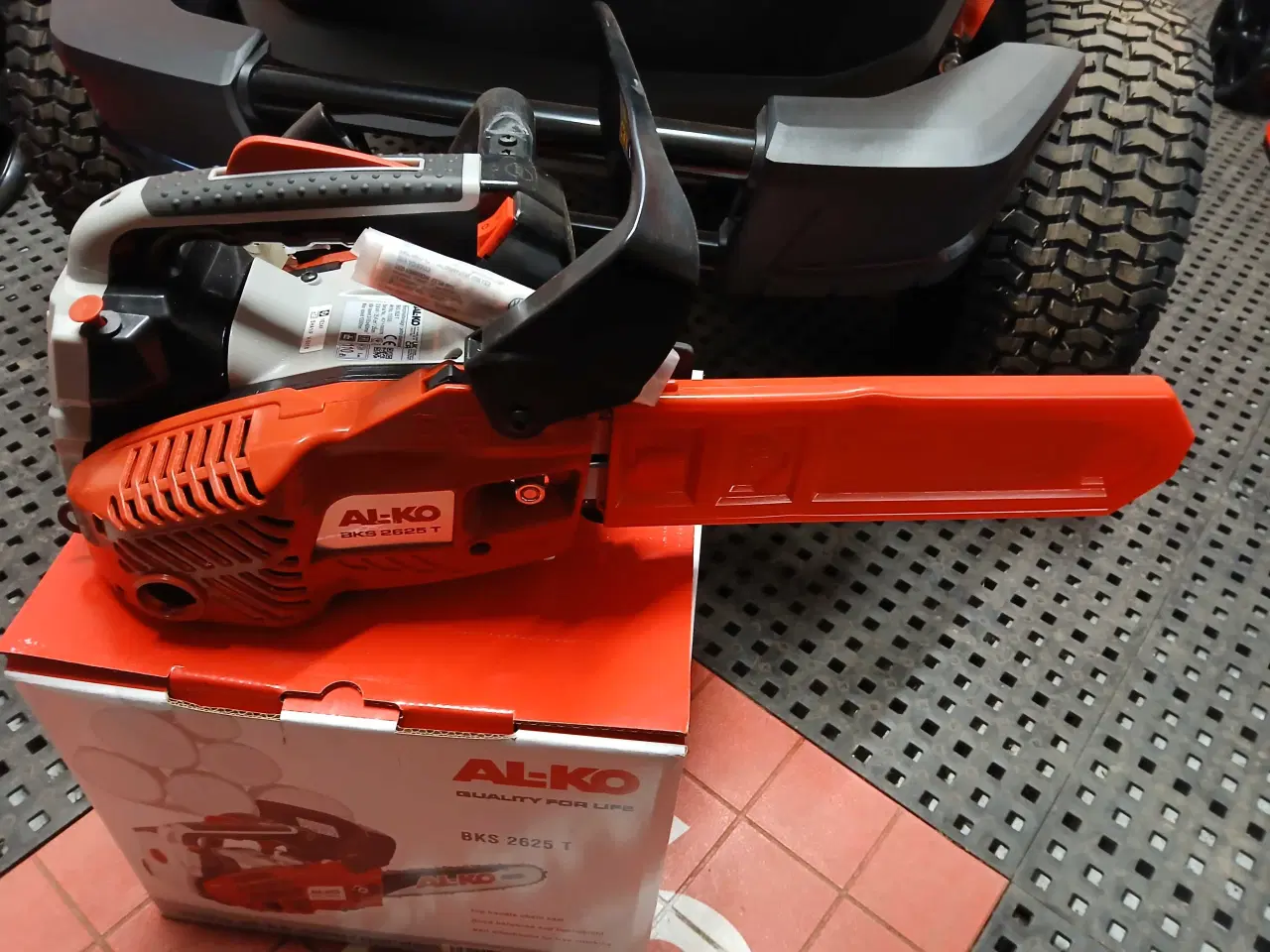 Billede 5 - Jule udsalg fra plæneklipper butik