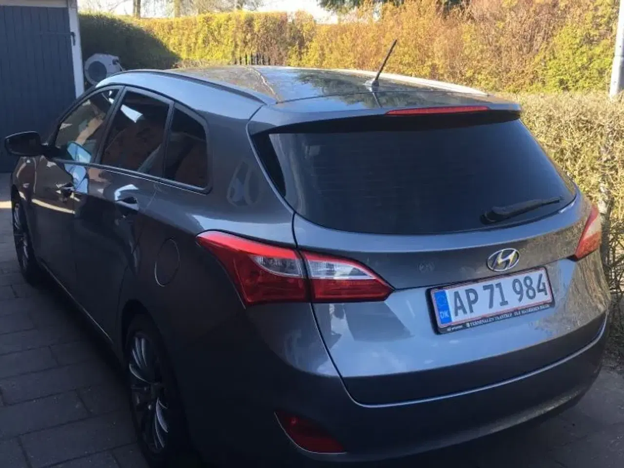 Billede 3 - Hyundai i30  Benzin Stc. Velholdt nysynet.