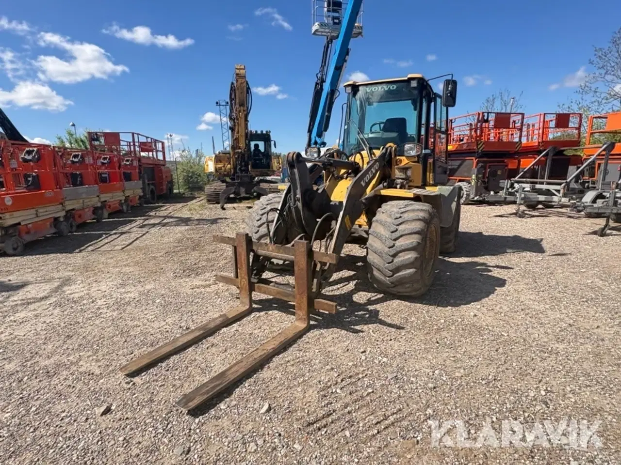 Billede 1 - Gummiged Volvo L35G med skovl og gafler