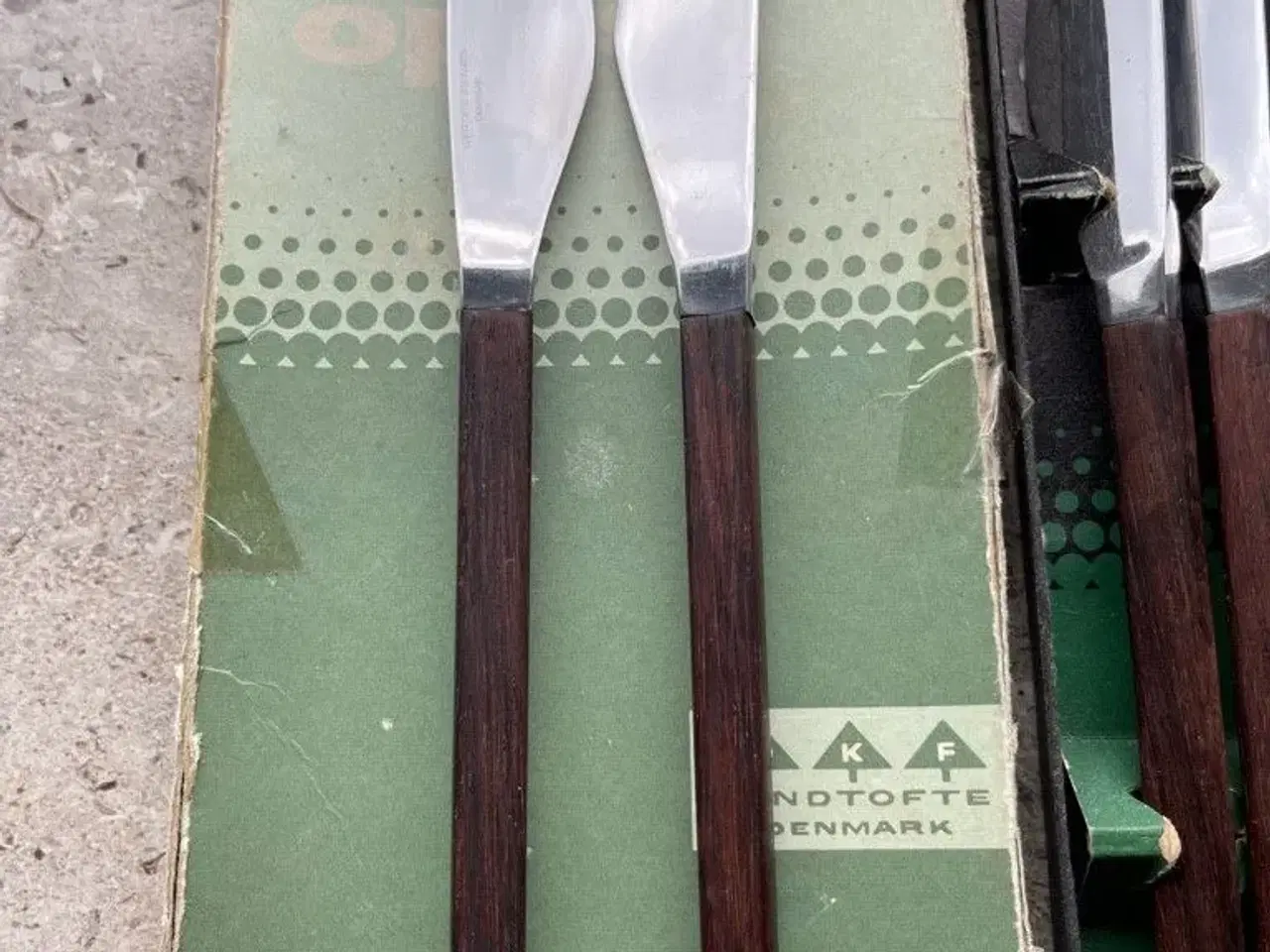 Billede 3 - 6 stk. flotte vintage palisanderknive i æske.