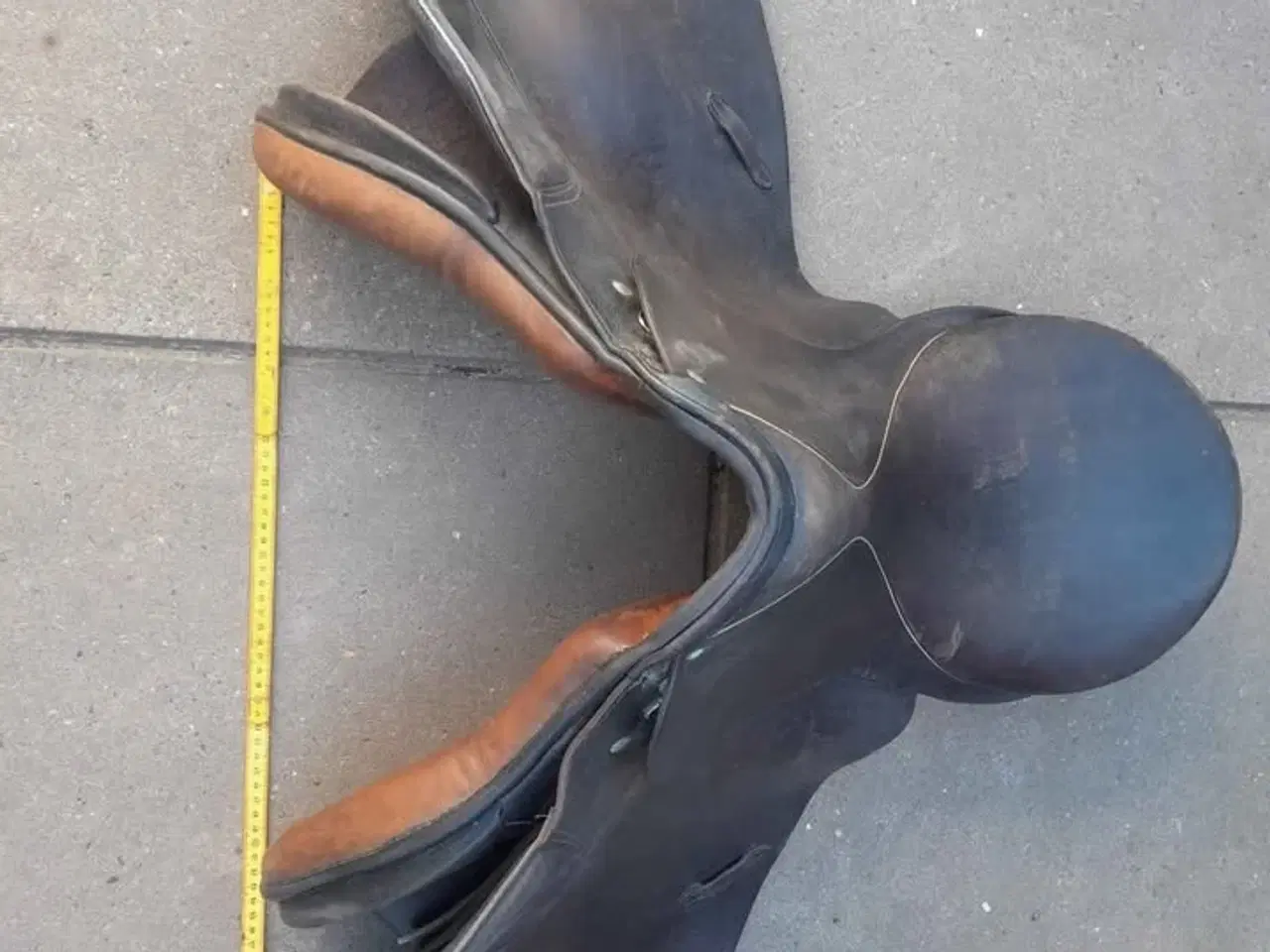 Billede 3 - Diverse hesteting, saddel, hjelm, bid, stigbøjler 