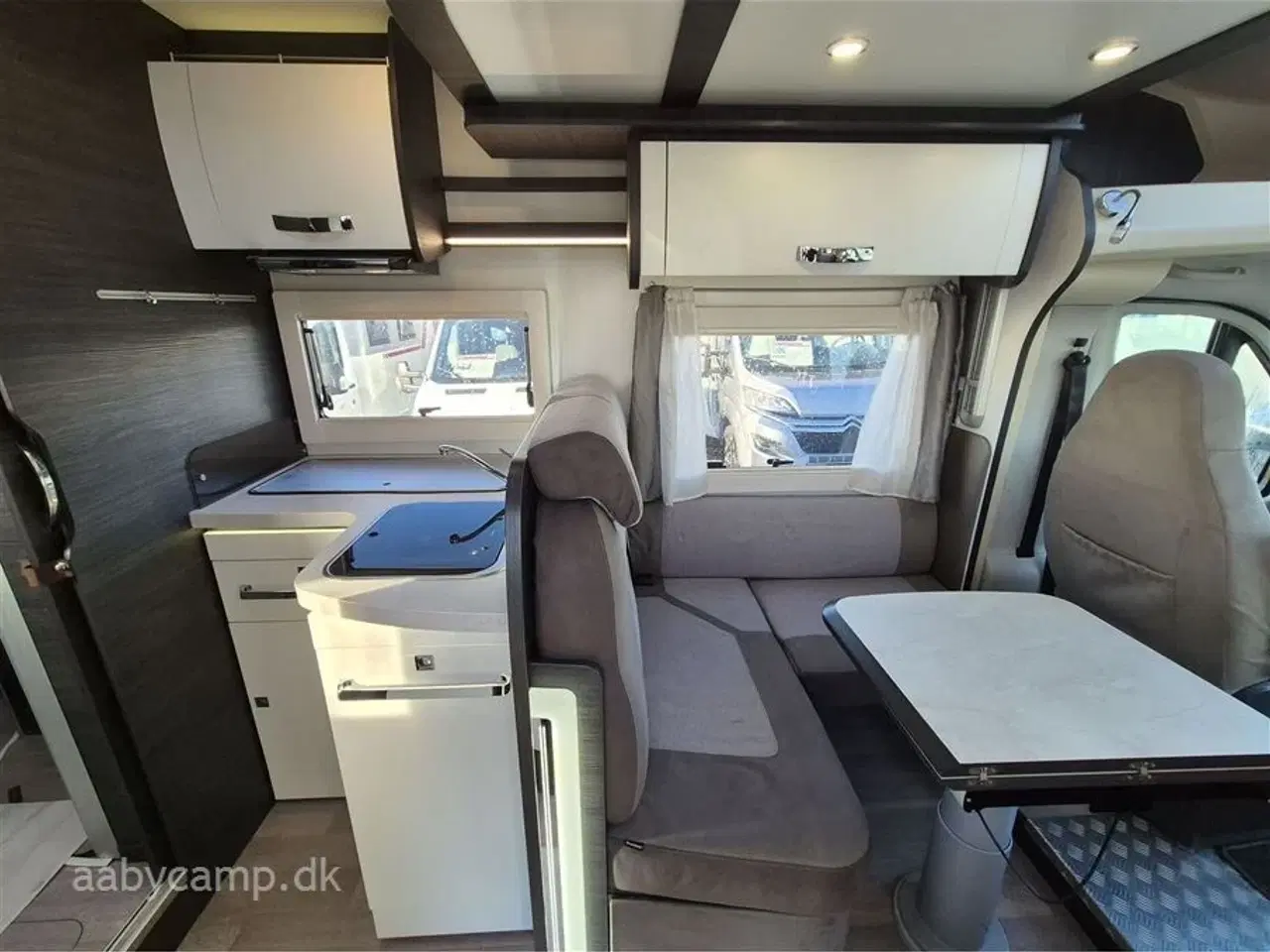 Billede 9 - 2020 - Benimar Mileo 296   markise. cykelstativ. batteri. solcelle. queensbed. 5 selepladser. Bemærk sælges Kun Til CVR!!