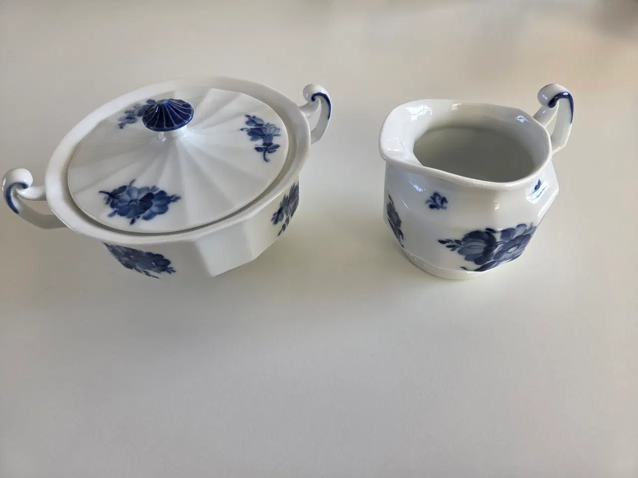 Billede 14 - Blå Blomst kantet kaffestel og serveringsfade