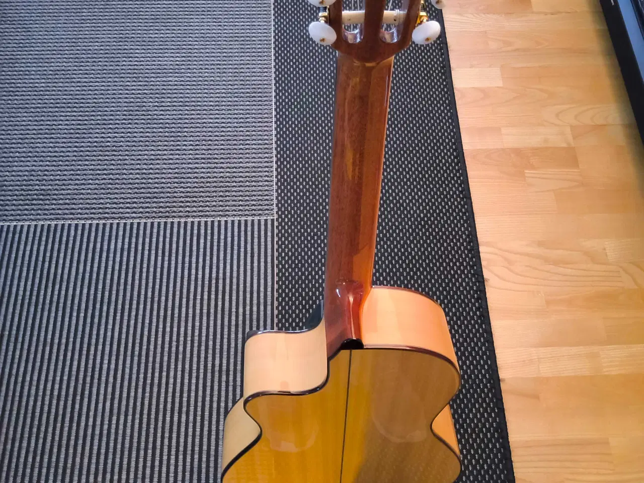 Billede 3 - Hejsa her er der en akustisk alaramba af høj top k