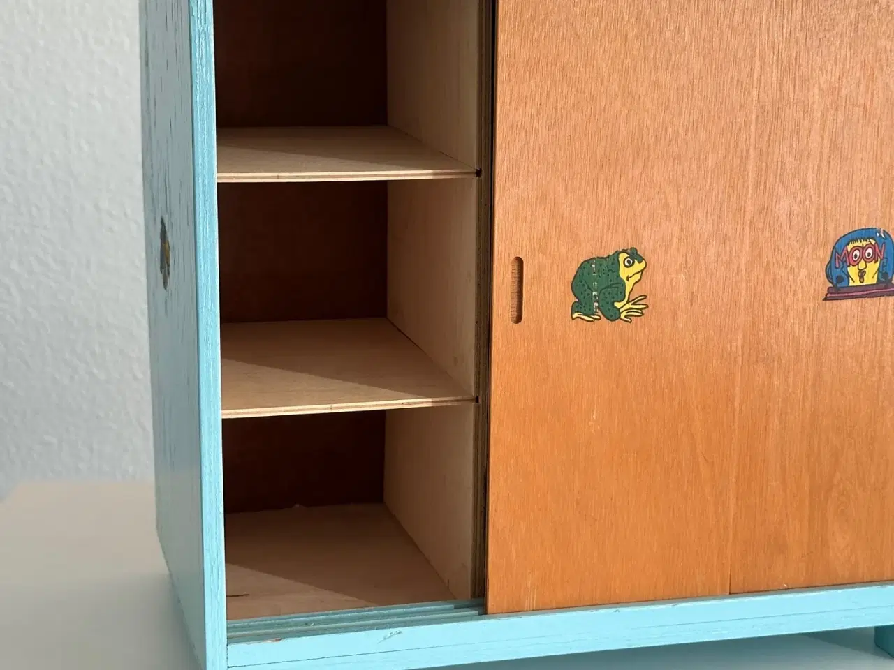 Billede 10 - Vintage dukkeskab m 3 låger