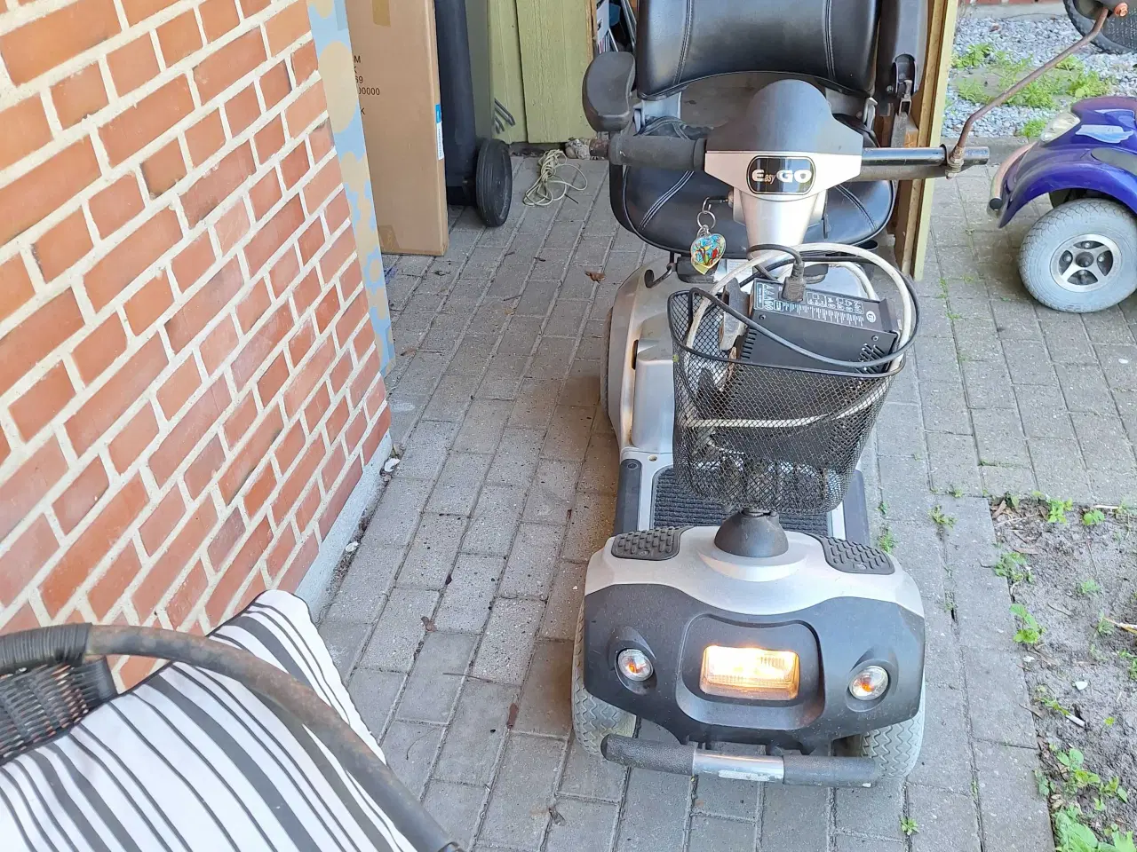 Billede 1 - 4 hjulet el-Scooter Sælges