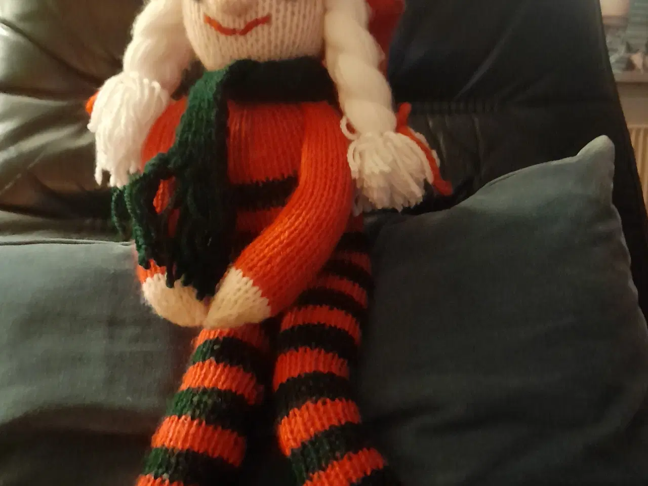 Billede 6 - Sød strikket nissepige.