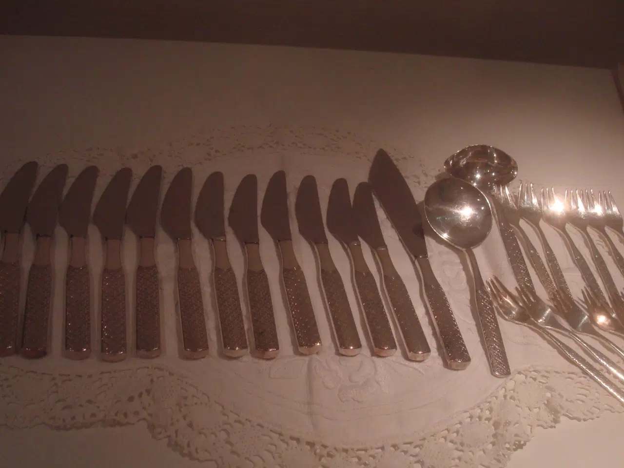 Billede 1 - KRYSTAL sølvpletbestik,FLOTTESTE STAND bl.a.knive