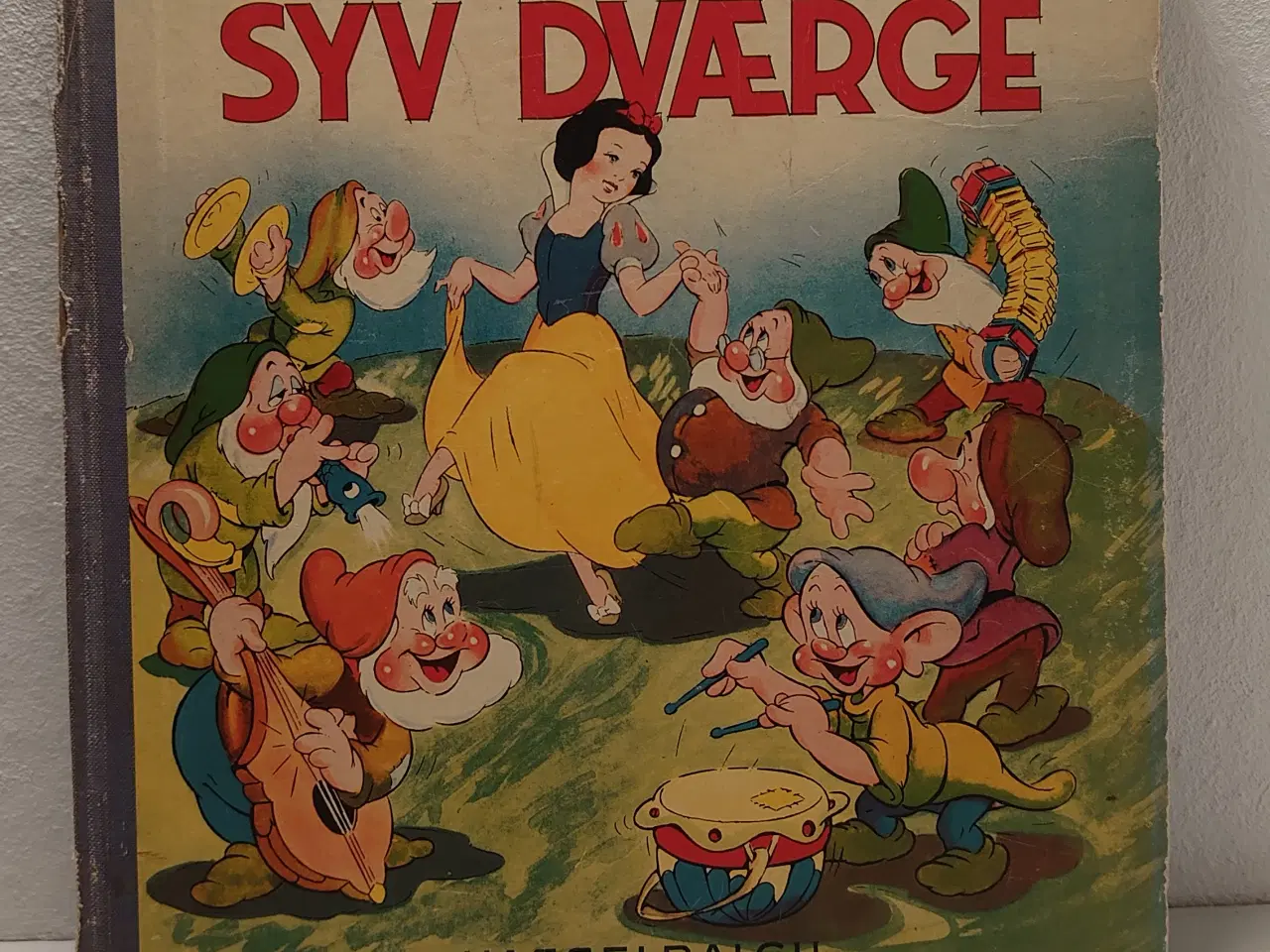 Billede 1 - Walt Disney:Snehvide og de syv dværge. 1938.